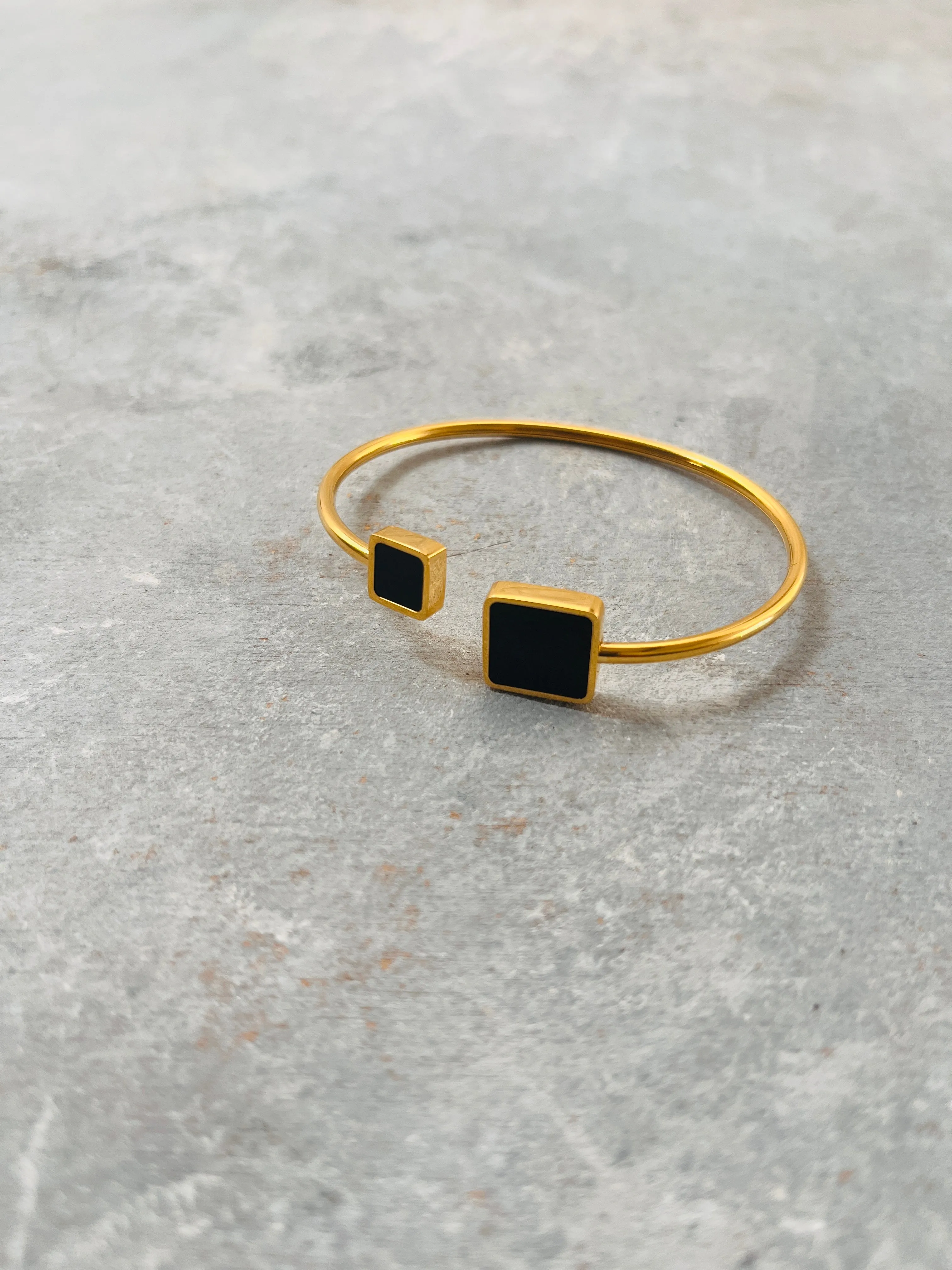 Black enamel Square Gold bracelet