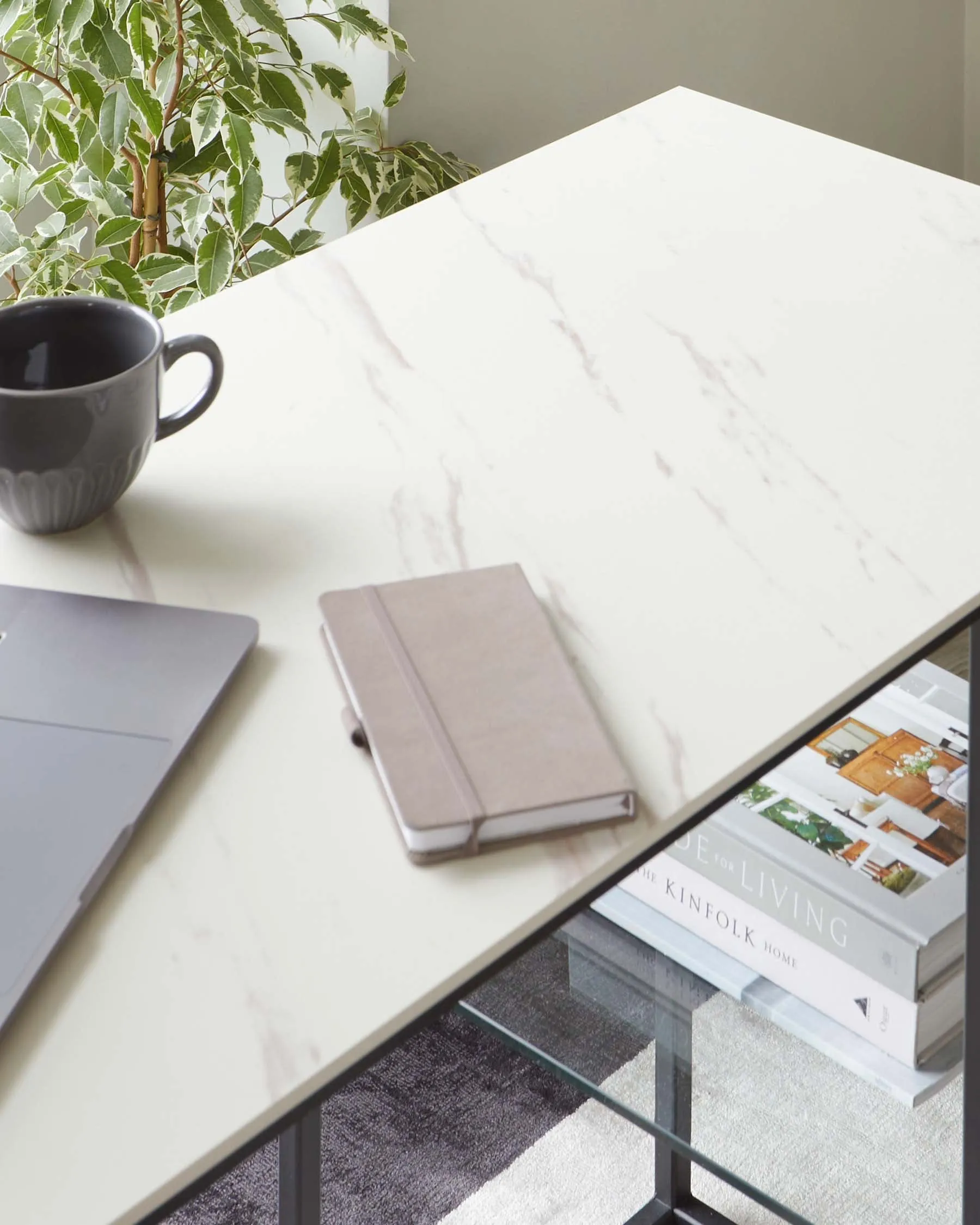 Georgia White Marbled Ceramic Desk