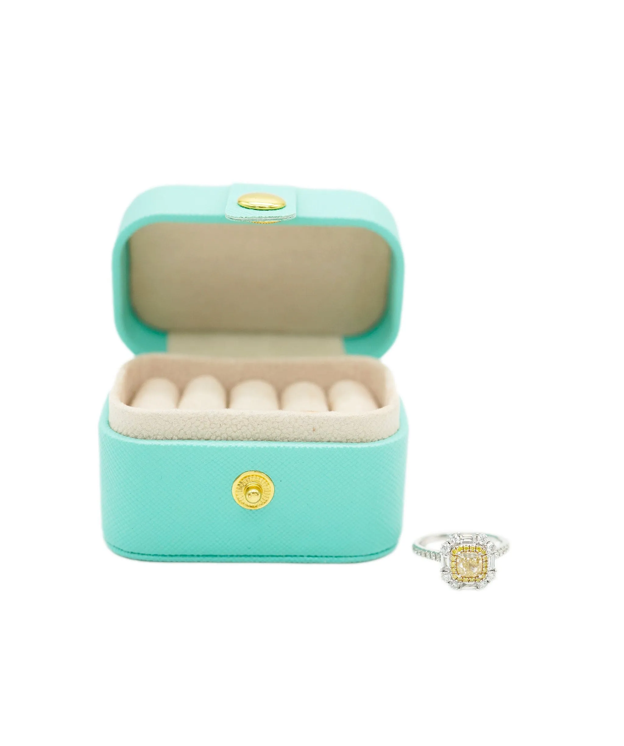 Gia cert diamond ring coming with box  - AJC0741