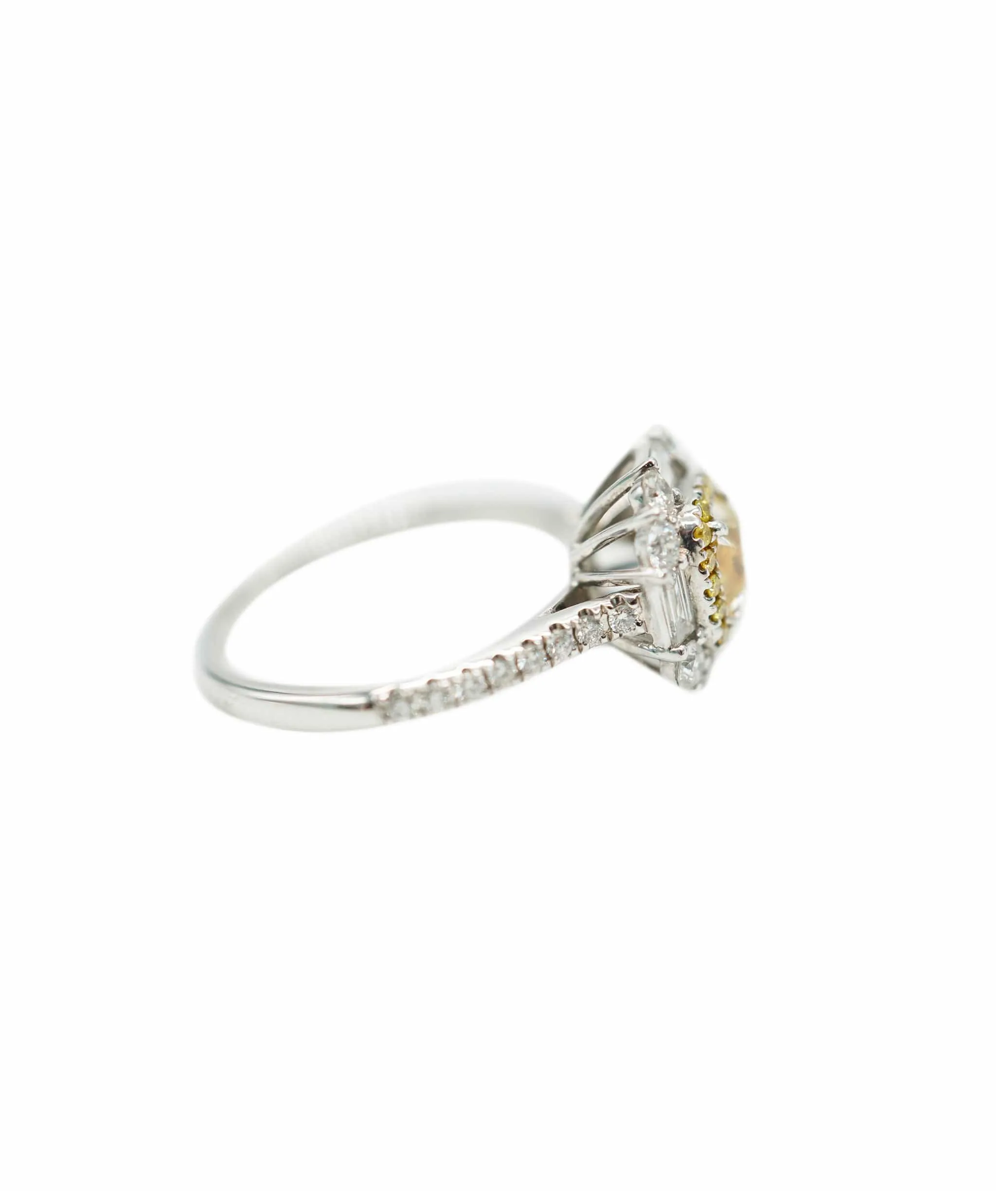 Gia cert diamond ring coming with box  - AJC0741