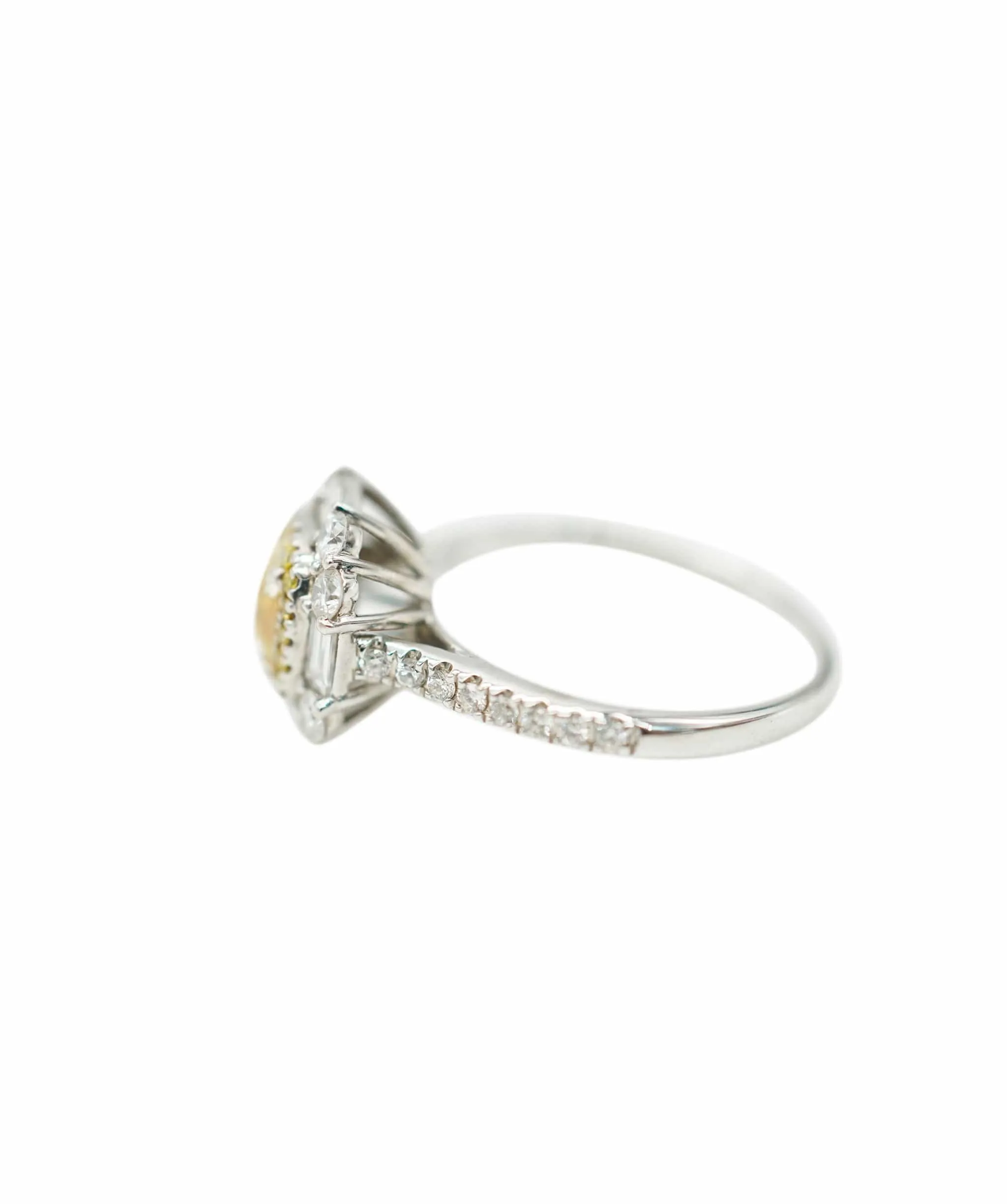 Gia cert diamond ring coming with box  - AJC0741