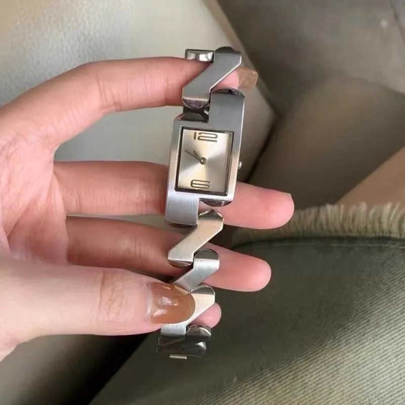 Retro Solid Color Hidden Buckle Quartz Women's Watches