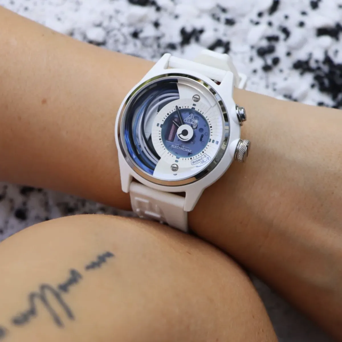The ELECTRICIANZ Bionic Z 42mm White Rubber
