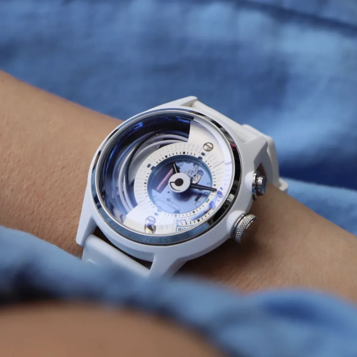 The ELECTRICIANZ Bionic Z 42mm White Rubber